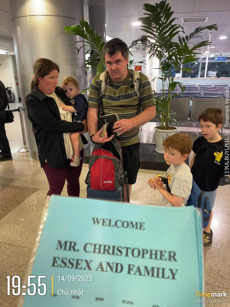 Z7139666025945_0144001d9ec80d29793bf425e68d4648